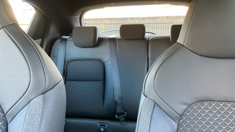 Nissan Juke 1.0 DiG-T N-Connecta 5dr Petrol Hatchback